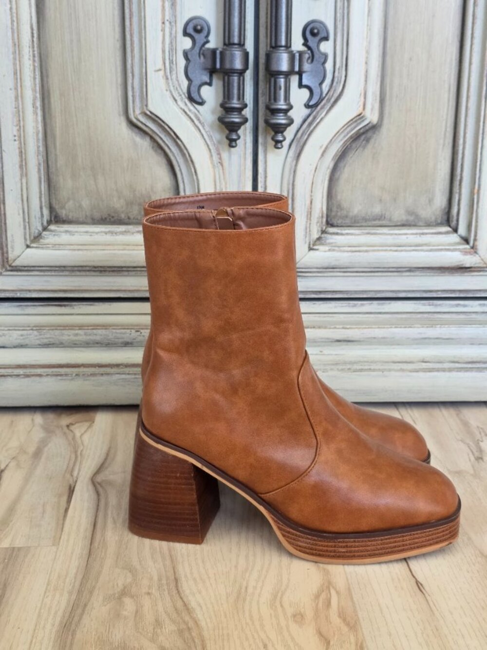 Maurices Candace Platform Boot Cognac Size 8.5  New